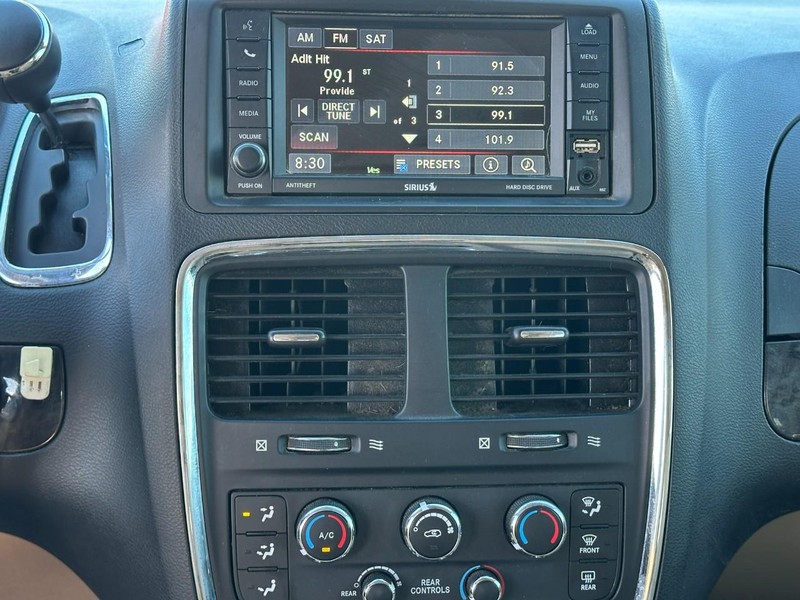Dodge Grand Caravan Vehicle Image 14
