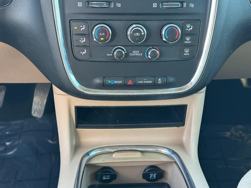 Dodge Grand Caravan Vehicle Image 15