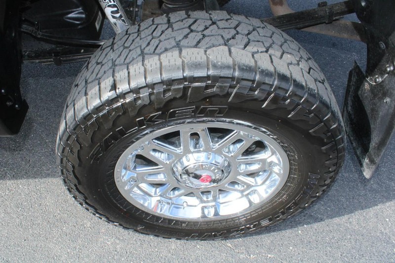 Toyota Tundra 4WD Vehicle Image 07