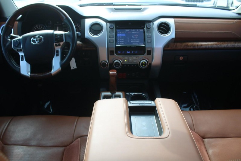 Toyota Tundra 4WD Vehicle Image 13