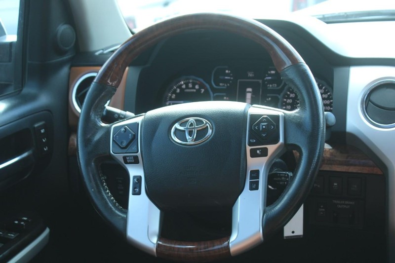 Toyota Tundra 4WD Vehicle Image 14