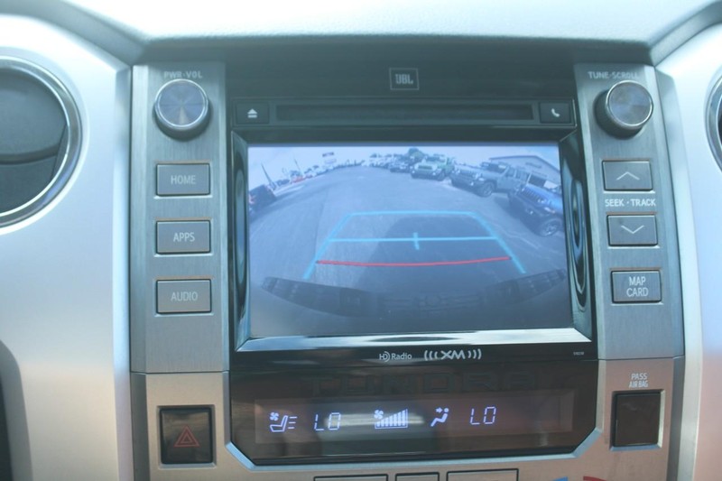 Toyota Tundra 4WD Vehicle Image 21