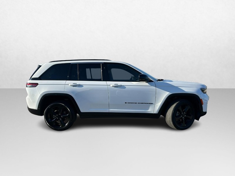 Jeep Grand Cherokee Vehicle Image 02