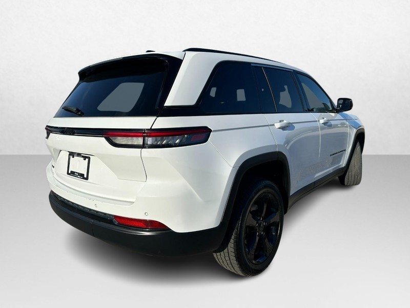 Jeep Grand Cherokee Vehicle Image 03