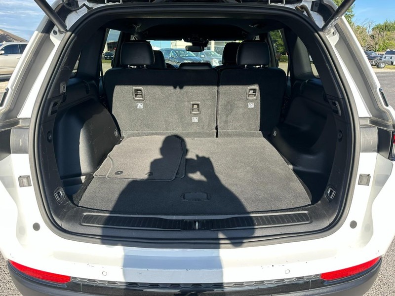 Jeep Grand Cherokee Vehicle Image 05