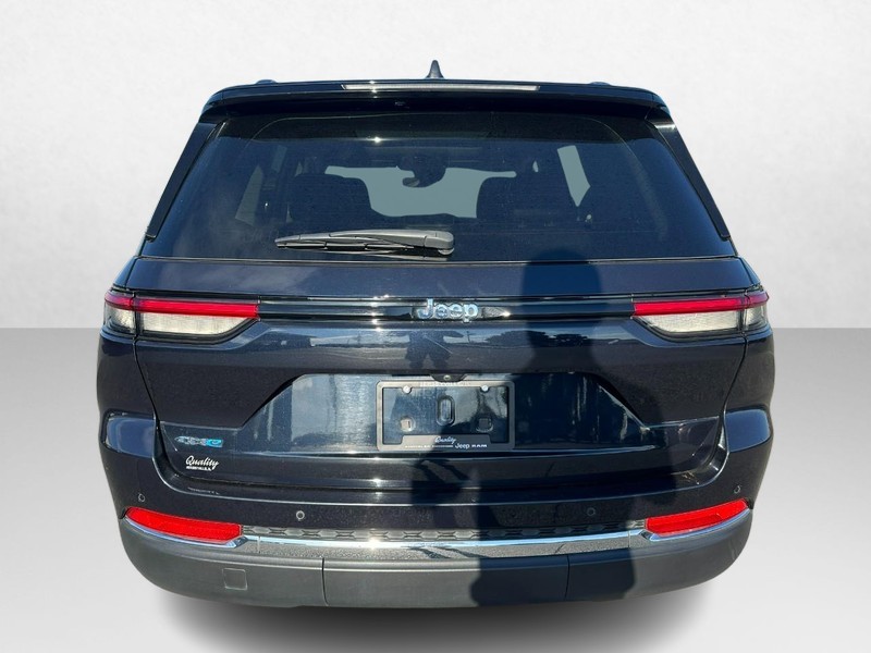 Jeep Grand Cherokee 4xe Vehicle Image 04