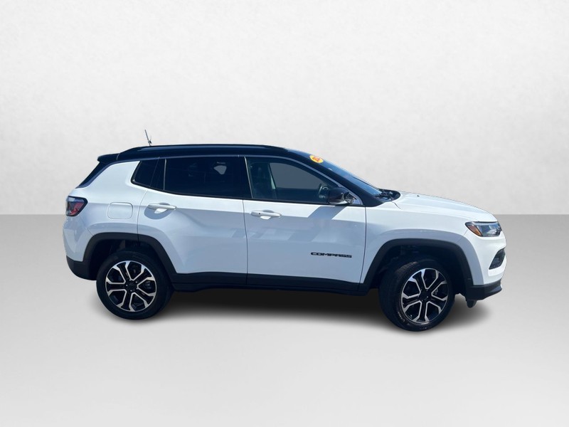 Jeep Compass Vehicle Image 02