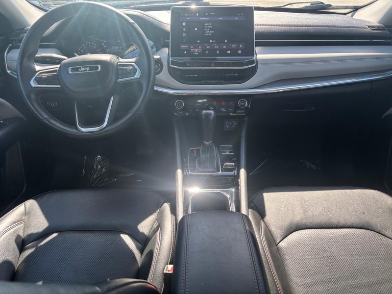 Jeep Compass Vehicle Image 13