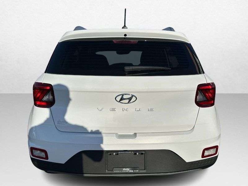 Hyundai Venue Vehicle Image 04