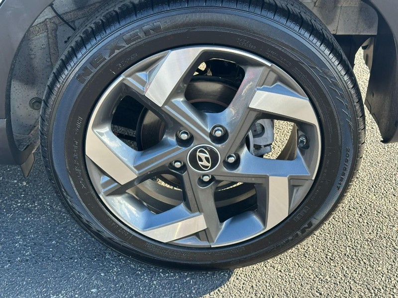 Hyundai Venue Vehicle Image 07
