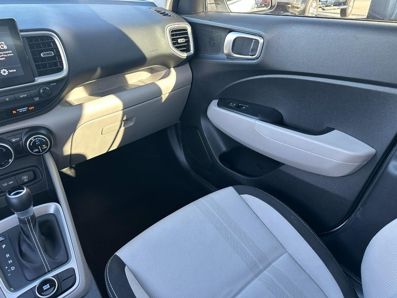 Hyundai Venue Vehicle Image 15
