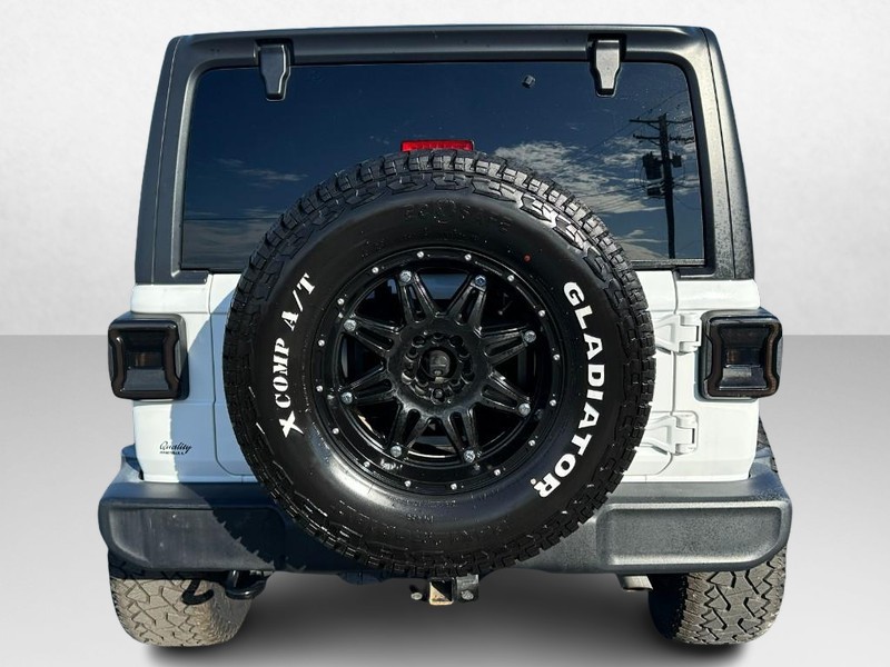 Jeep Wrangler Vehicle Image 04