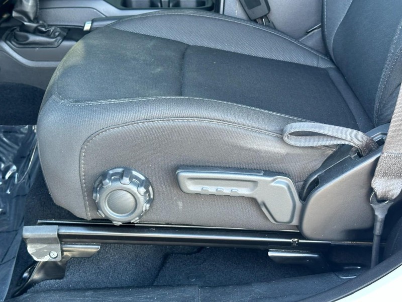 Jeep Wrangler Vehicle Image 12