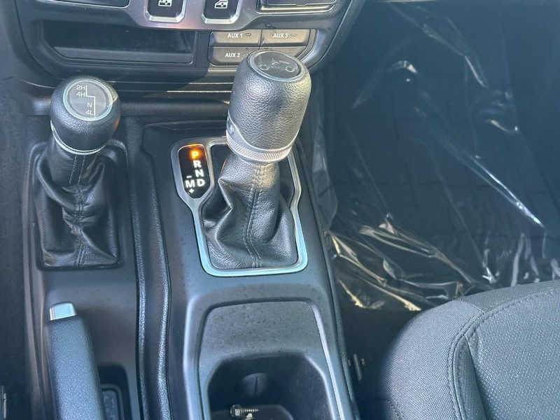 Jeep Wrangler Vehicle Image 18