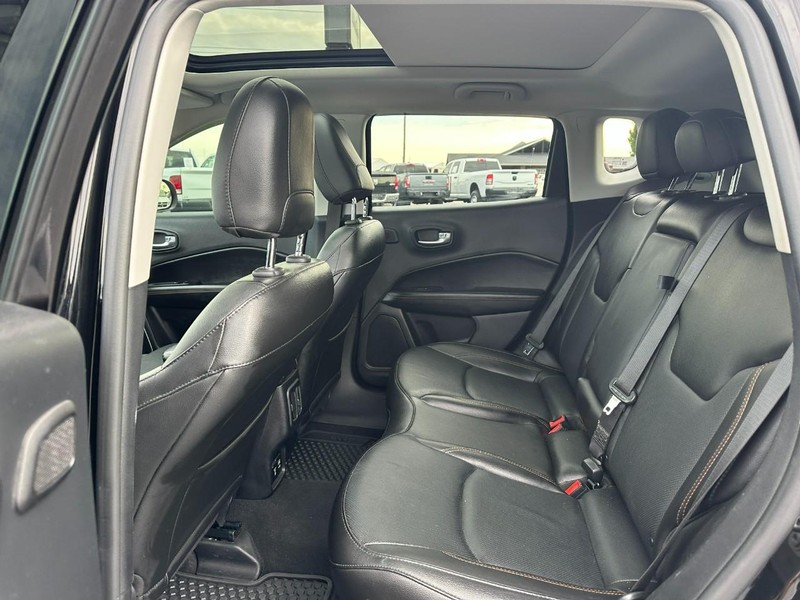 Jeep Compass Vehicle Image 09