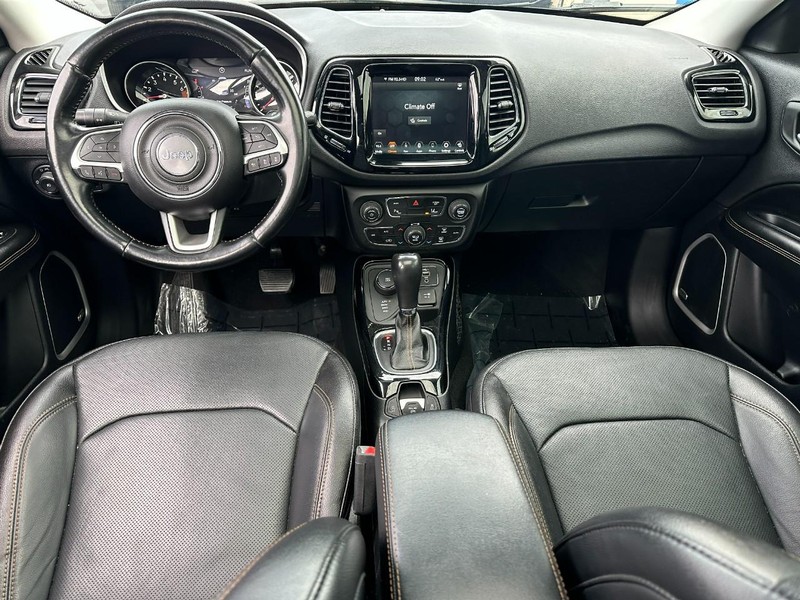 Jeep Compass Vehicle Image 11