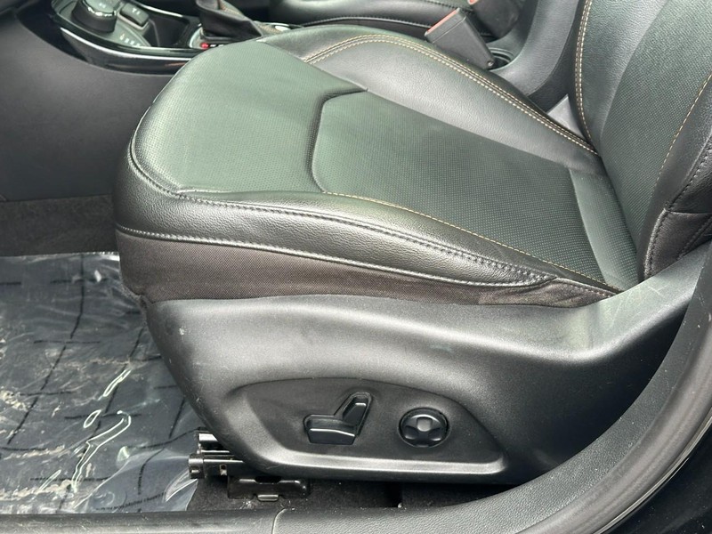 Jeep Compass Vehicle Image 18