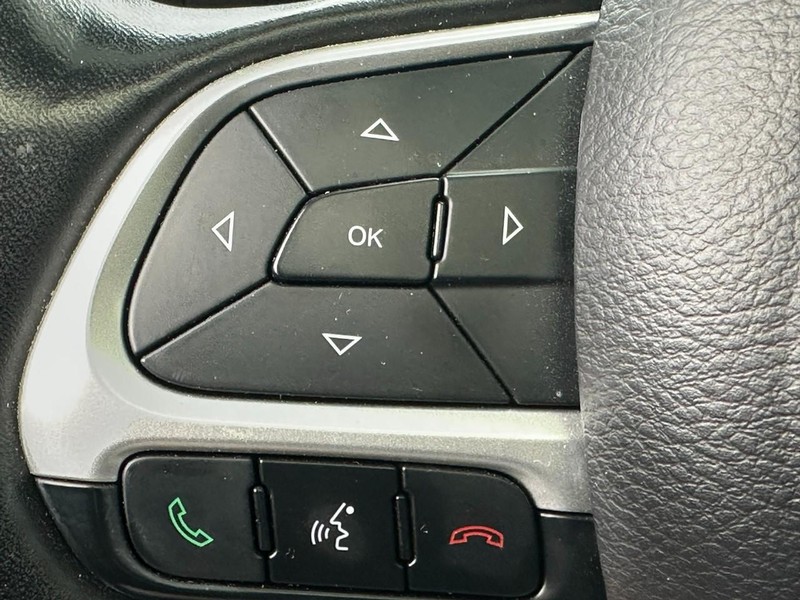 Jeep Compass Vehicle Image 19