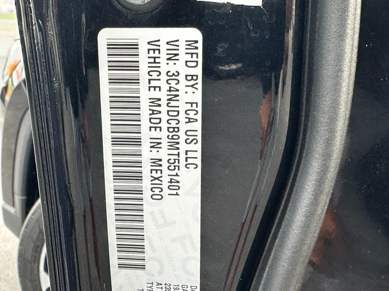 Jeep Compass Vehicle Image 25