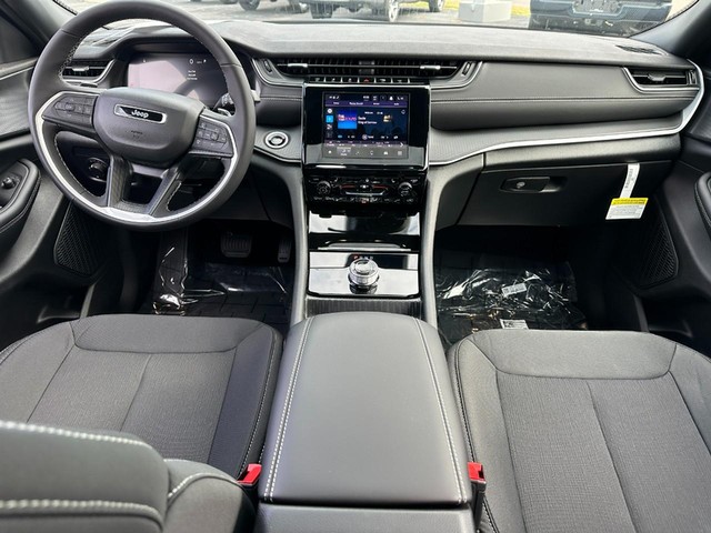 Jeep Grand Cherokee L Vehicle Image 07