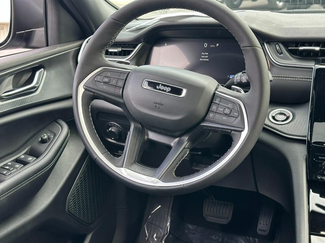 Jeep Grand Cherokee L Vehicle Image 08