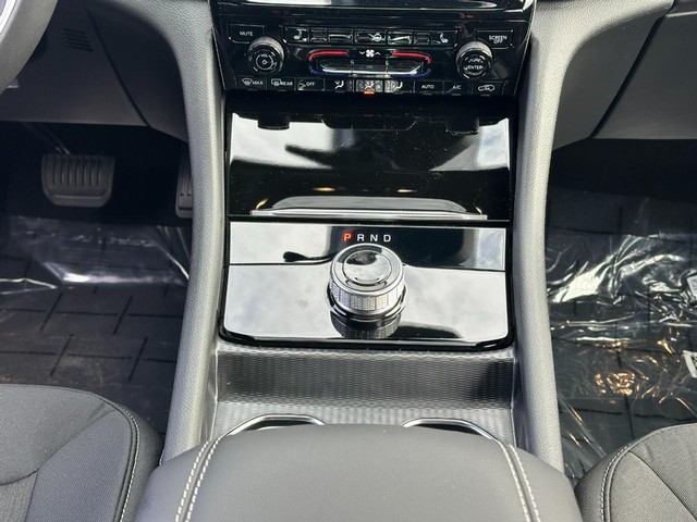 Jeep Grand Cherokee L Vehicle Image 10
