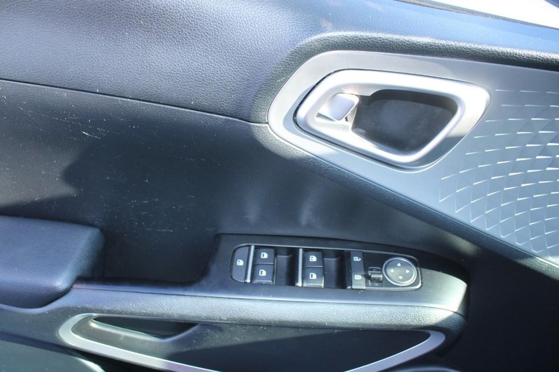 Kia Soul Vehicle Image 09