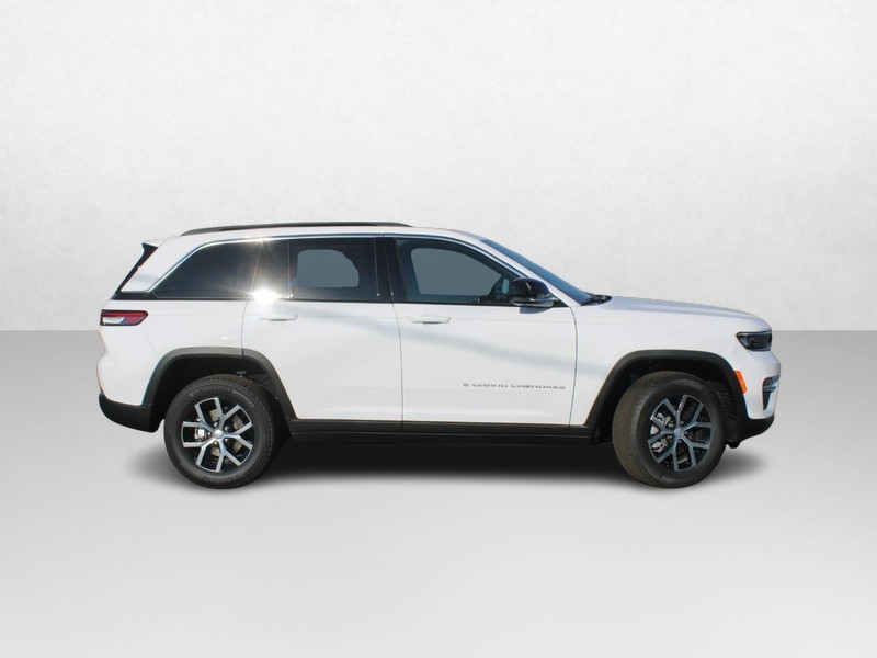 Jeep Grand Cherokee Vehicle Image 02