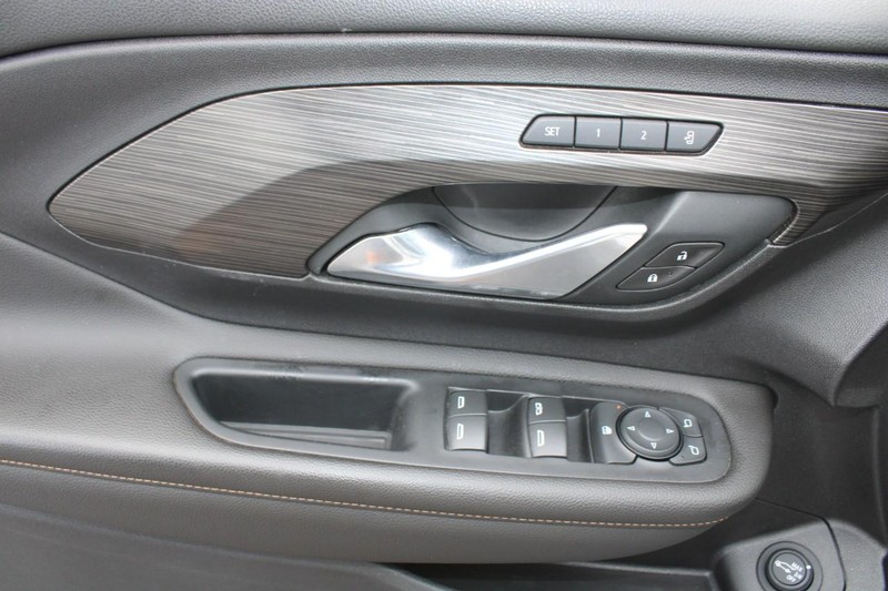 GMC Terrain Vehicle Image 09