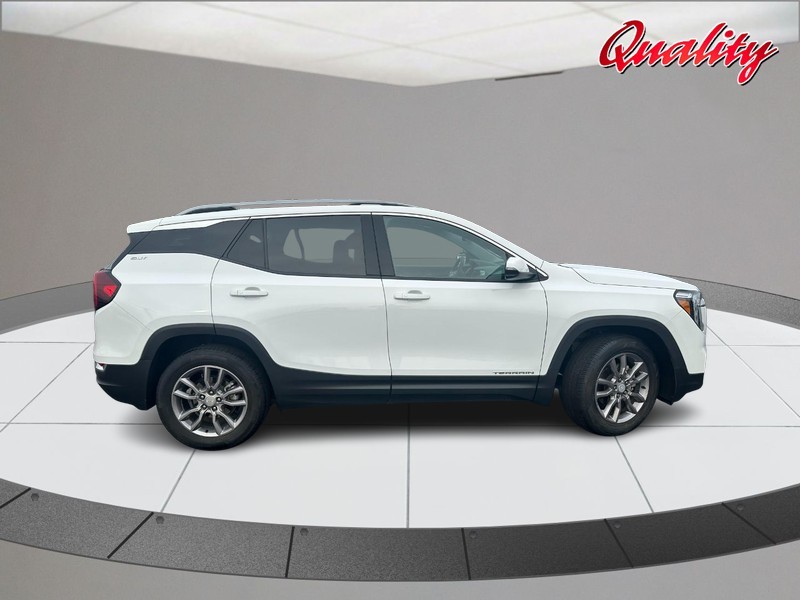 GMC Terrain Vehicle Image 02