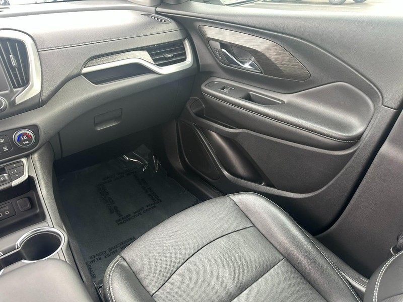 GMC Terrain Vehicle Image 15