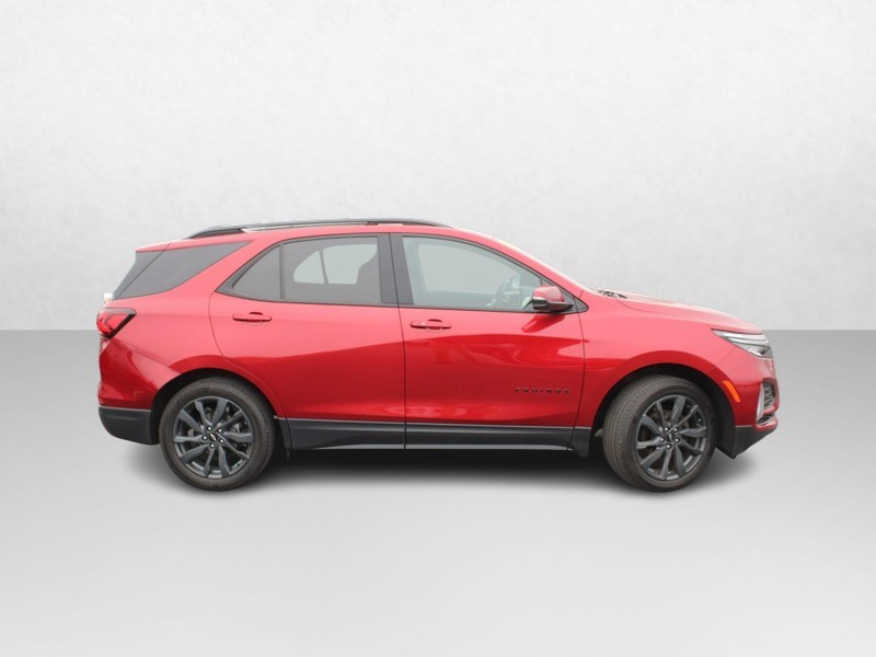 Chevrolet Equinox Vehicle Image 02