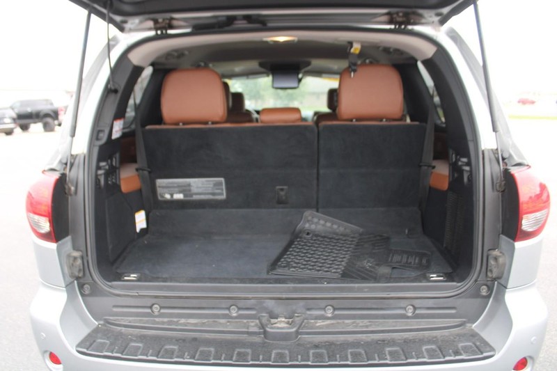 Toyota Sequoia Vehicle Image 06