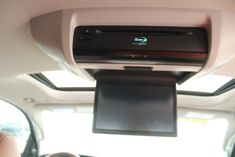 Toyota Sequoia Vehicle Image 13