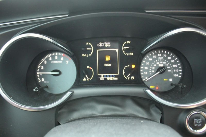 Toyota Sequoia Vehicle Image 19