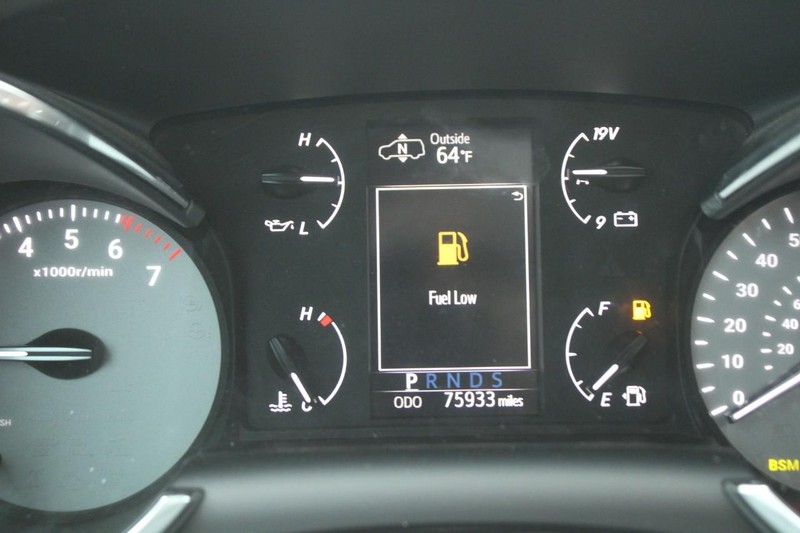 Toyota Sequoia Vehicle Image 20