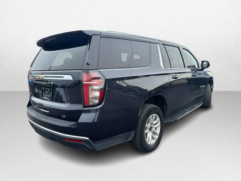 Chevrolet Suburban Vehicle Image 03