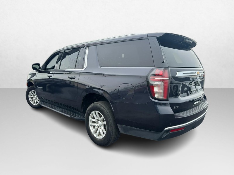 Chevrolet Suburban Vehicle Image 07