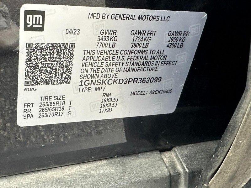 Chevrolet Suburban Vehicle Image 25