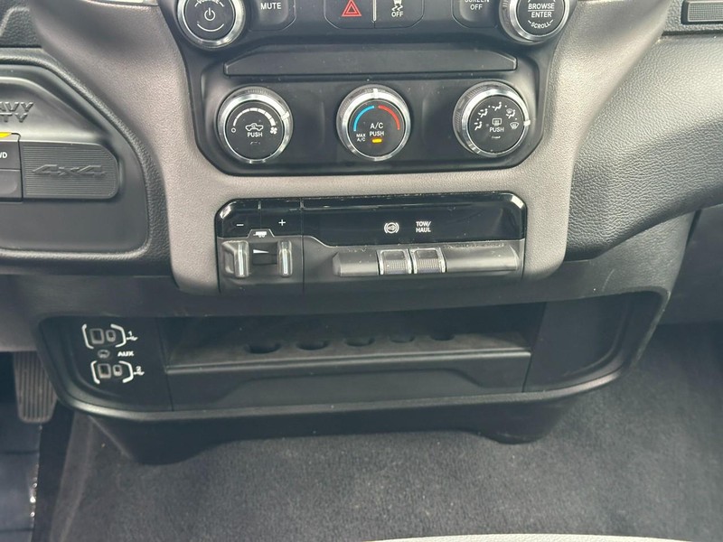 Ram 2500 Vehicle Image 13