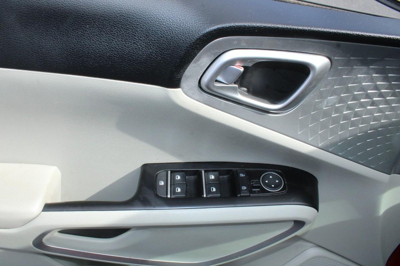 Kia Soul Vehicle Image 09