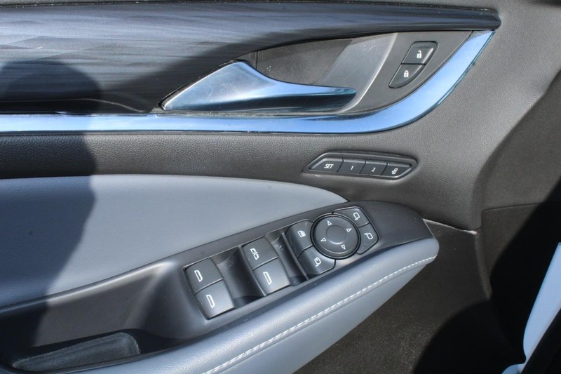 Buick Enclave Vehicle Image 09