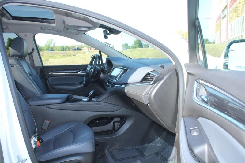 Buick Enclave Vehicle Image 11