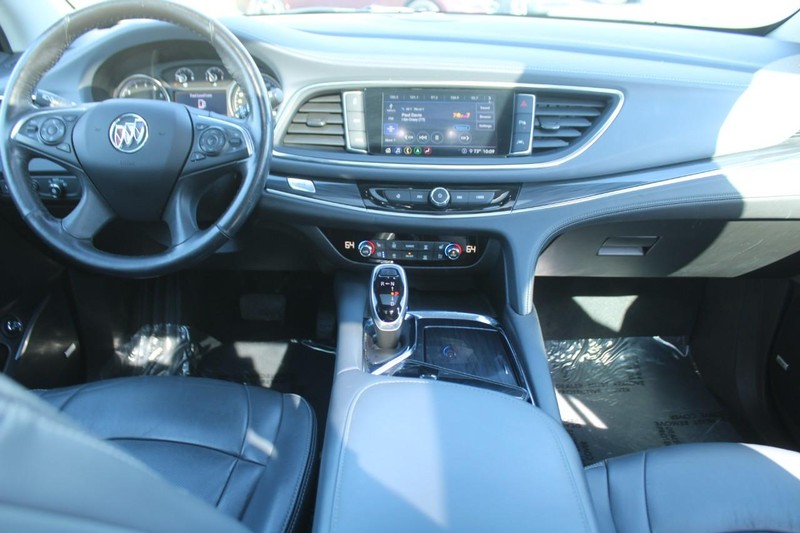 Buick Enclave Vehicle Image 13