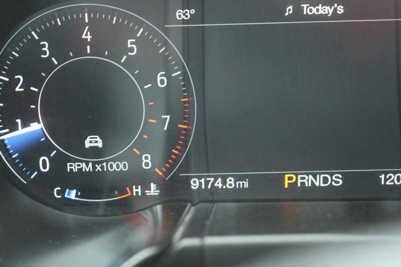 Ford Mustang Vehicle Full-screen Gallery Image 16