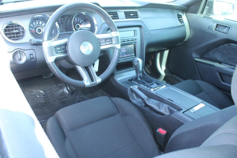 Ford Mustang Vehicle Image 11