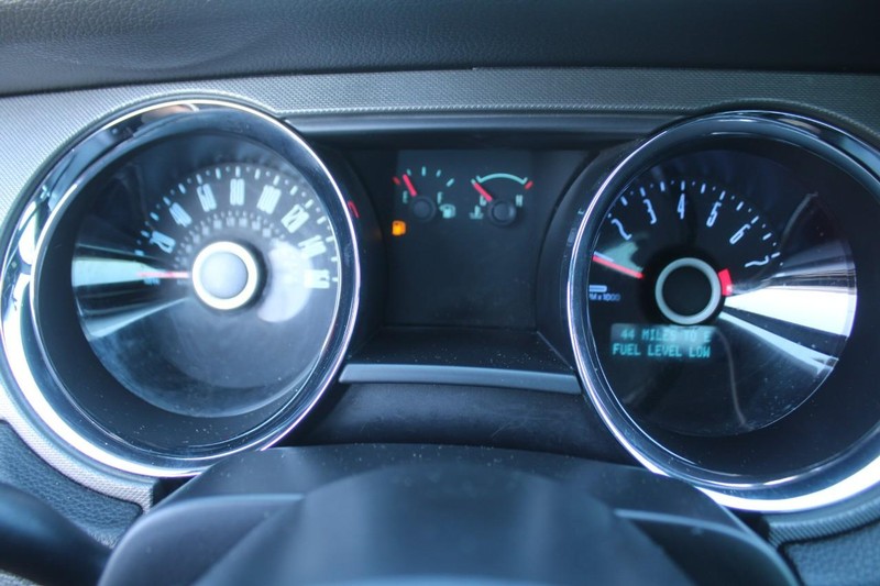 Ford Mustang Vehicle Image 12