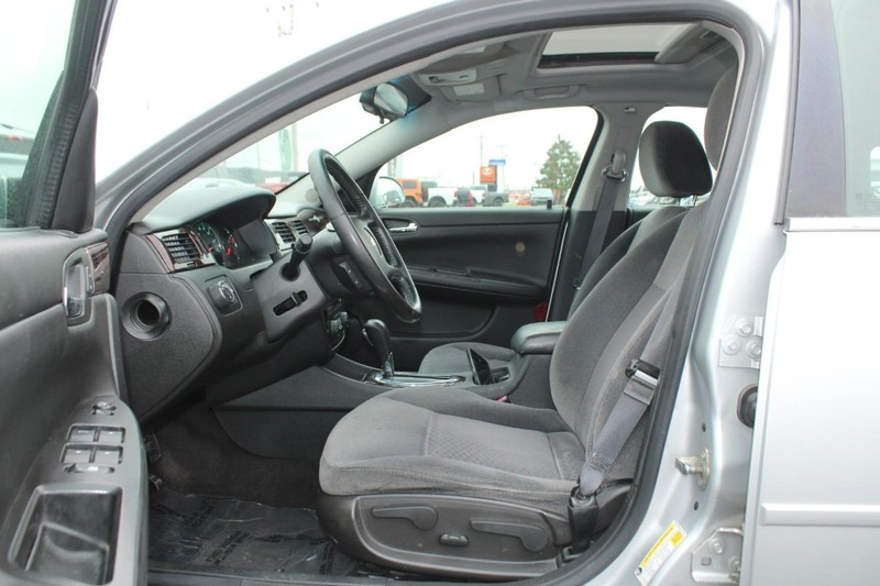 Chevrolet Impala Limited Vehicle Image 07