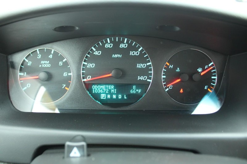Chevrolet Impala Limited Vehicle Image 16