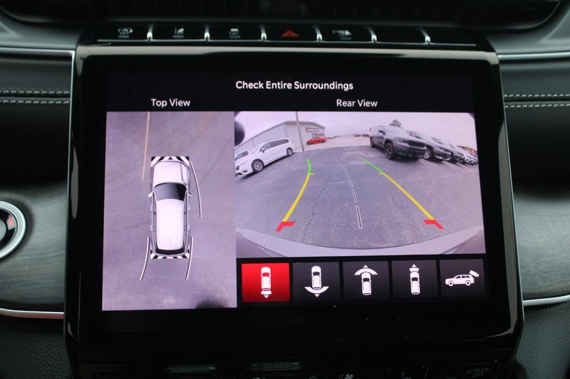 Jeep Grand Cherokee L Vehicle Image 10